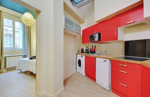 Croulebarbe Appartement | Charming FLAT - 2 bedrooms with a cinema in the "quartier Latin"
