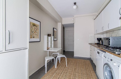 Gayrettepe Appartement | Charming Flat with Backyard Close to Zorlu Center