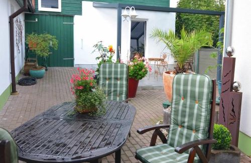 Langewiesen Appartement | Charming Forest Escape for Two