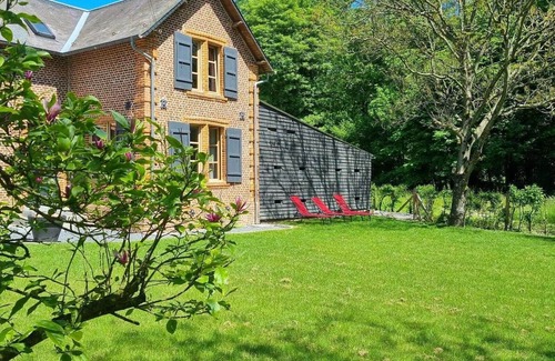Boussois Cottage | Maison indépendante en lisière de bois avec jardin, vélos, baby-foot et cheminée près de Paris.
