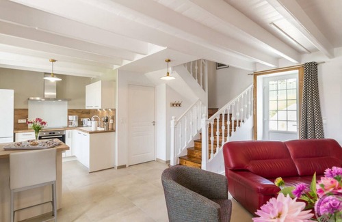 Le Vretot Cottage | Maison cosy cotentine avec terrasse, jardin, poêle à bois et équipements modernes