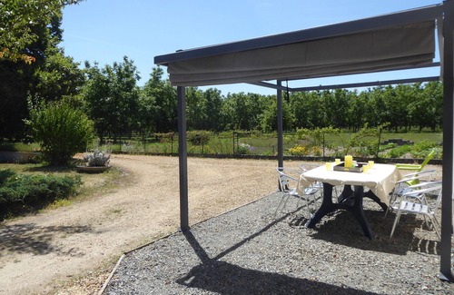 La Chapelle-aux-Choux Cottage | Gîte calme avec piscine chauffée, cheminée, salle de jeux et vélos - parfait pour familles et amis