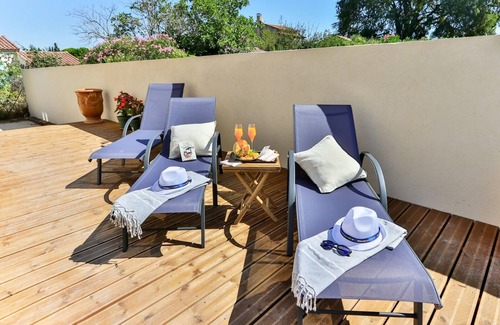 Saint-Etienne-du-Gres Maison | Villa neuve de charme climatisee à 10mn des Baux de Provnce coup de cœur assuré!