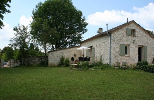 Saint-Capraise-d'Eymet Appartement | Gîte de charme en Périgord avec piscine, jardin, wifi et équipements complets