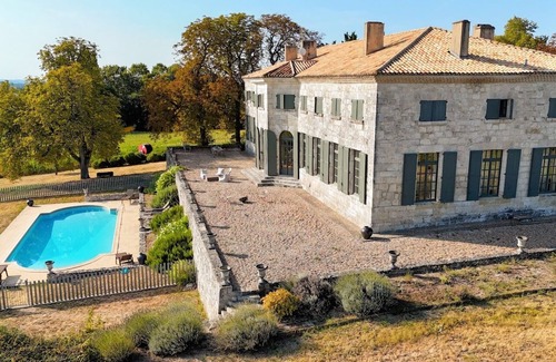 Saint-Colomb-de-Lauzun Maison | Chartreuse 17e, Charme, Grande Piscine & Billard près des Bastides