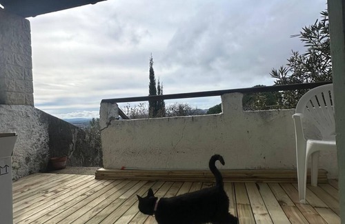 Saint-Marcel-d'Aredeche Maison | Maison de charme rénovée située dans un hameau paisible, idéal 4 personnes.