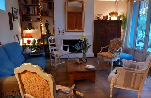 Saint-Nom-la-Breteche Maison | Maison de charme avec jardin et piscine près de Paris. Idéal pour les visites !