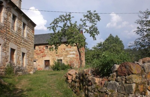Saint-Alban-sur-Limagnole Maison | Charming wooden house in a green setting
