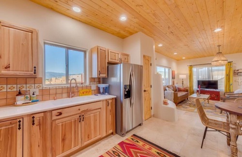 Taos Maison | Charming free standing Casita in Taos, NM