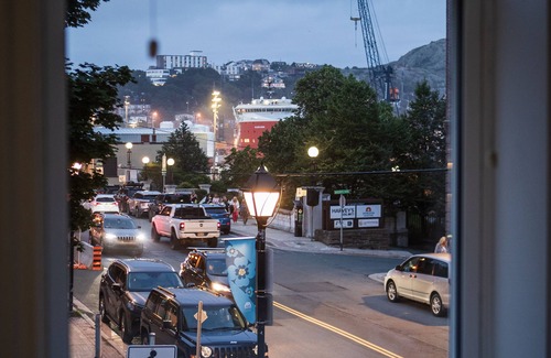 Downtown St. John's Appartement | Charming full size apartment ideally located in historic downtown St. John's