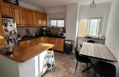 Katamon Appartement | Charming fully equipped 2-bedroom apt in Jerusalem with AC & kosher kitchen