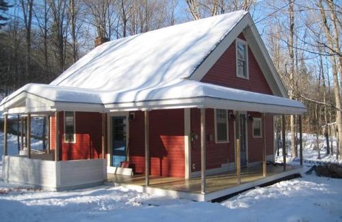 Grafton Cabine | Charme entièrement rénové avec une chambre-Schoolhouse sur 22+ d'acres