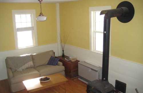 Grafton Cabine | Charme entièrement rénové avec une chambre-Schoolhouse sur 22+ d'acres