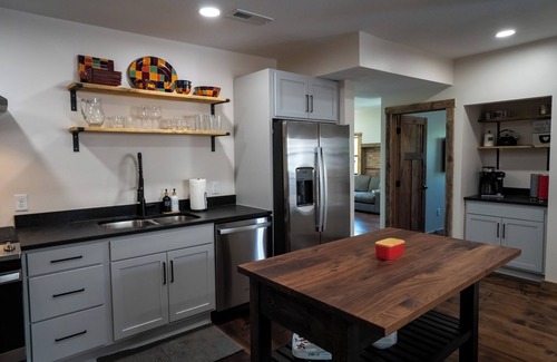 Jordan Appartement | Charming fully renovated Historic Home Away From Home originally built in 1863!