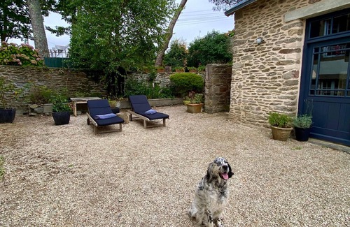 Locmaria-Plouzane Appartement | Charming furnished house near the beach, with fenced garden