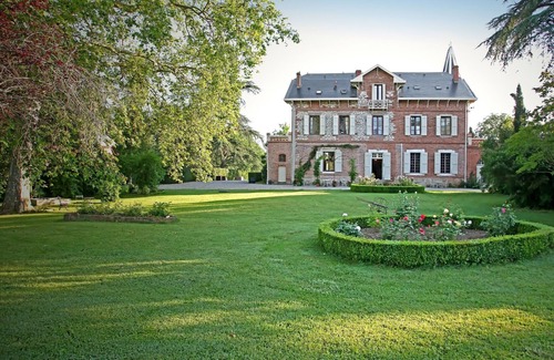 Marssac-sur-Tarn Cottage | Gîte de charme dans un chateau manoir du XIXème (2ème étage) aux portes d'ALBI