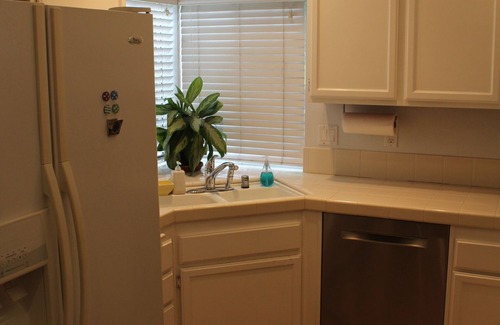 Carmel Valley Copropriété | 2BD / 2BA de charme avec piscine et spa * Disponible * le 8 octobre 2019 3 295 $ / m (1 mois minimum)