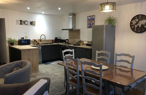 Le Gua Cottage | Meublé de charme 6 personnes au calme avec piscine et grand jardin