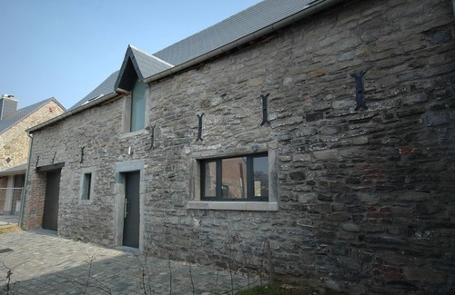 Emines Appartement | Charmant gîte aménagé dans un ancien corps de ferme, proche de Namur (Belgique)