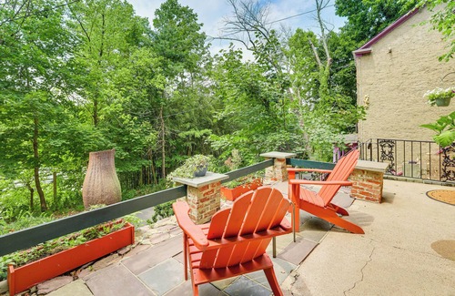 Lambertville Appartement | Charming Getaway < 1 Mi to Downtown Lambertville!