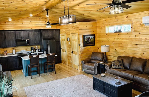 Chittenden County Maison | Charming getaway for two with fast WiFi, full kitchen, deck, & shared firepit