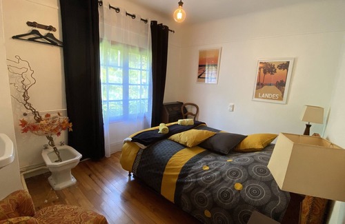 Guerard Maison | Charming Gîte/Guinguette, by the River