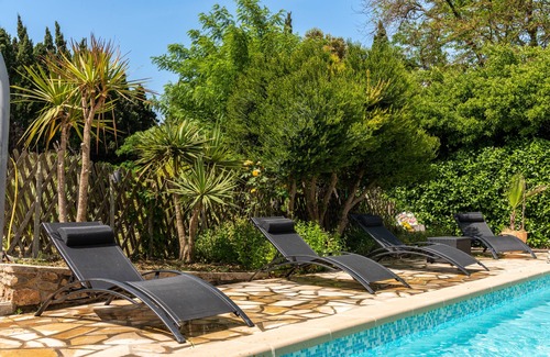 Fabrezan Maison | Gite de charme, piscine chauffée, dans un domaine viticole à 30 min de la mer.