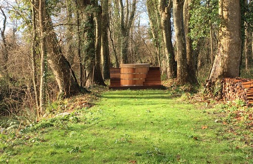 Cintegabelle Maison | Gîte de charme dans un moulin à eau avec un spa au coeur d'un jardin historique.