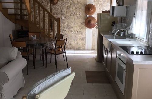 Issigeac Maison | Charmant gite "Le Petit Logis" avec jardin et jacuzzi pour 2 à 5personnes.