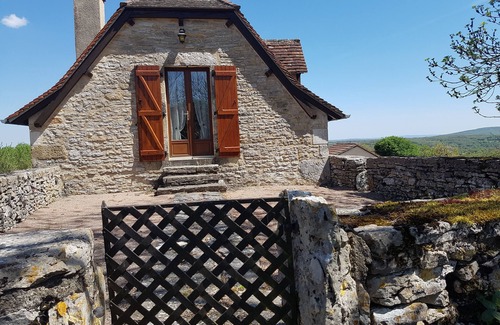 Espedaillac Maison | Gîte de charme avec piscine située dans le Parc naturel des Causses du Quercy.