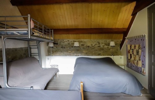 Sengouagnet Maison | Gite de charme tout confort prêt station du Mourtis, WIFI, Cheminée