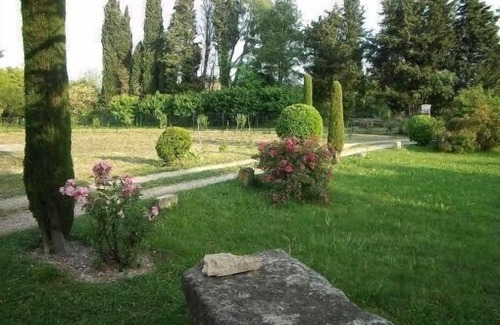 Eygalieres Cottage | GITE DE CHARME AVEC PISCINE AU PIED DES ALPIILES A EYGALIERES