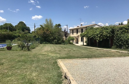 Verac Maison | Gîte de charme avec piscine sur domaine viticole bio