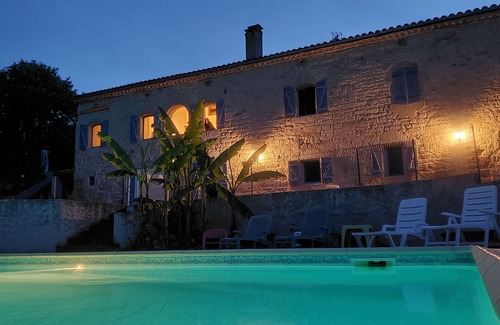 Aiguelèze Maison | Charming gite with whirlpool bath and swimming pool amidst vineyards