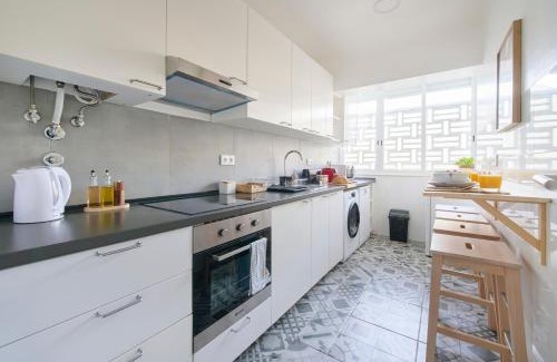 Alfama Appartement | Charming Graça Flat w Balcony, by TimeCooler