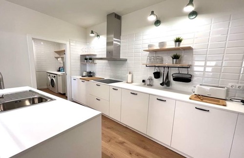 Sant Pol De Mar Appartement | Charmant rez-de-chaussée à 200m plage et gare