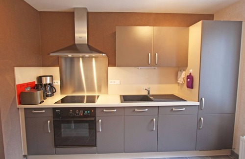 Epinal Appartement | Charmant T2 rénové avec cour privée - centre d'Épinal, proche gare et commodités