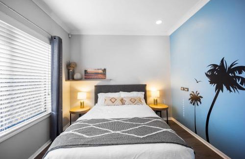 Gold Coast Maison | Charming Group Getaway - 9 Mins To Burleigh Beach
