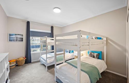 Gold Coast Maison | Charming Group Getaway - 9 Mins To Burleigh Beach