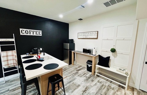 Porter Maison | Charming Guest Home