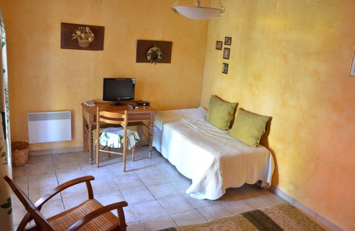 Prunete Hôtel | Chambres d'hôte de charme proche de la mer et de la montagne. cHAMBRE 1