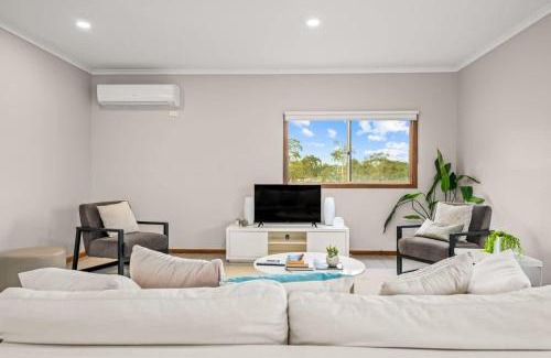 Hastings Maison | Charming Guesthouse Retreat in Hastings w laundry
