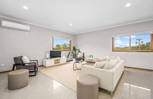 Hastings Maison | Charming Guesthouse Retreat in Hastings w laundry