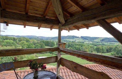 Saint-Just-la-Pendue Cottage | Gîte de charme avec spa, sauna et jardin pour 12 personnes