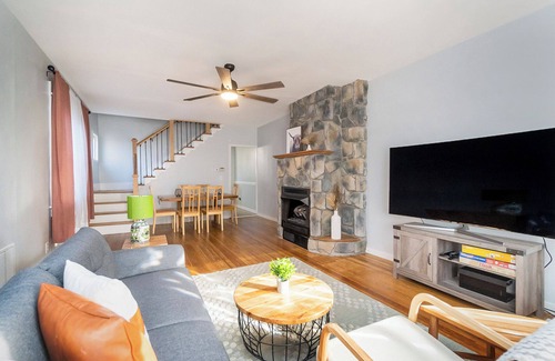 Hellertown Maison | Charming Hellertown 3-Bedroom with A/C, Your Comfortable Home Awaits