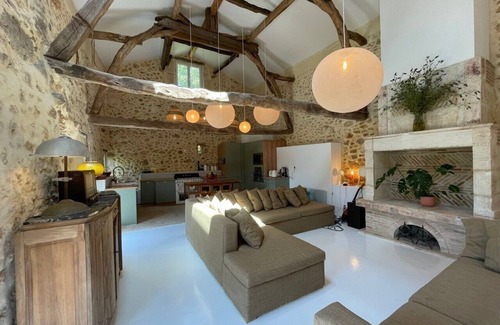 Lembras Maison | Charming historic barn with pool