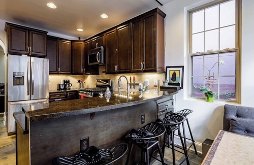Capitol Hill Maison | Charme historique Capitol Hill Row Home w / Parking - emplacement parfait