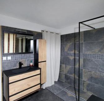 Leynhac Appartement | Charming historic gem with modern flair in Leynhac