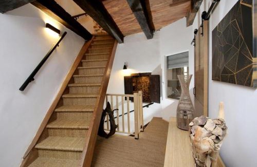 Leynhac Appartement | Charming historic gem with modern flair in Leynhac