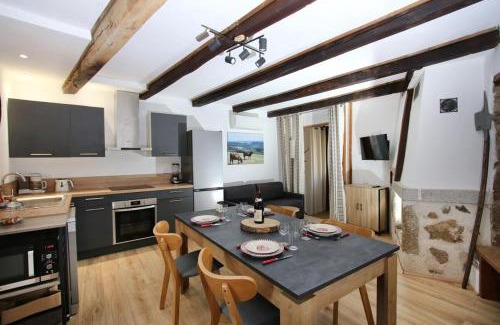 Leynhac Appartement | Charming historic gem with modern flair in Leynhac